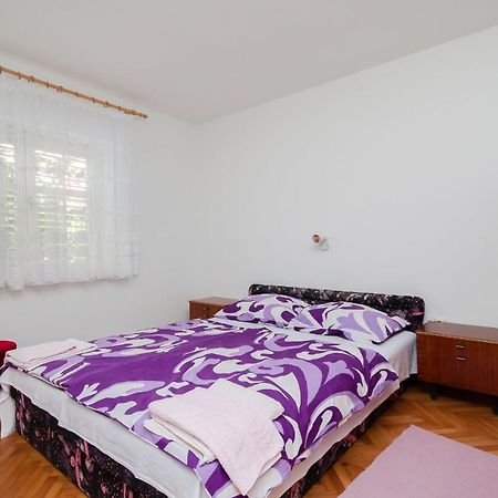 Apartments Biserka Barbat na Rabu Екстер'єр фото