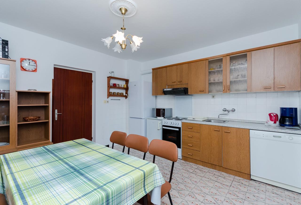 Apartments Biserka Barbat na Rabu Екстер'єр фото