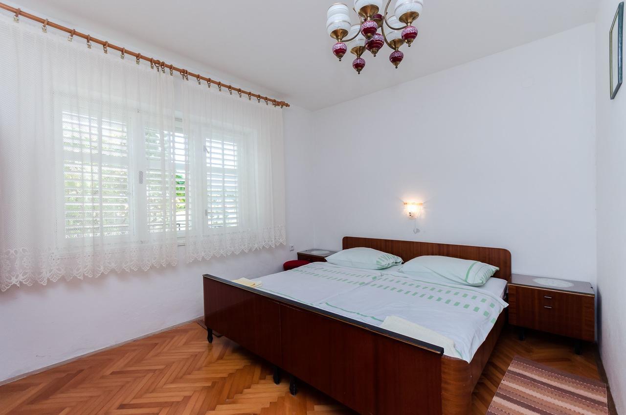 Apartments Biserka Barbat na Rabu Екстер'єр фото