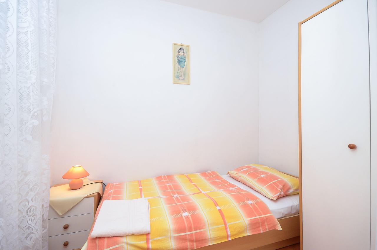 Apartments Biserka Barbat na Rabu Екстер'єр фото