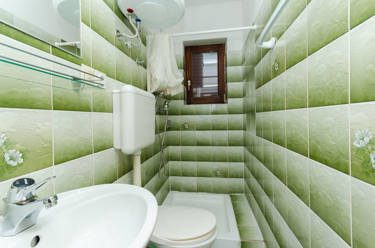 Apartments Biserka Barbat na Rabu Екстер'єр фото